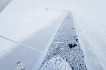 <strong class="nf-o-text--strong">BANET VEI:</strong> I midten av februar knakk isen opp, etter kun seks uker. Men Lance trengte komme inn i isen igjen for at ekspedisjonene kunne fortsette arbeidet derfra, noe som Kystvaktskipet Svalbard sørget for. <strong class="nf-o-text--strong">BANET VEI:</strong> I midten av februar knakk isen opp, etter kun seks uker. Men Lance trengte komme inn i isen igjen for at ekspedisjonene kunne fortsette arbeidet derfra, noe som Kystvaktskipet Svalbard sørget for.