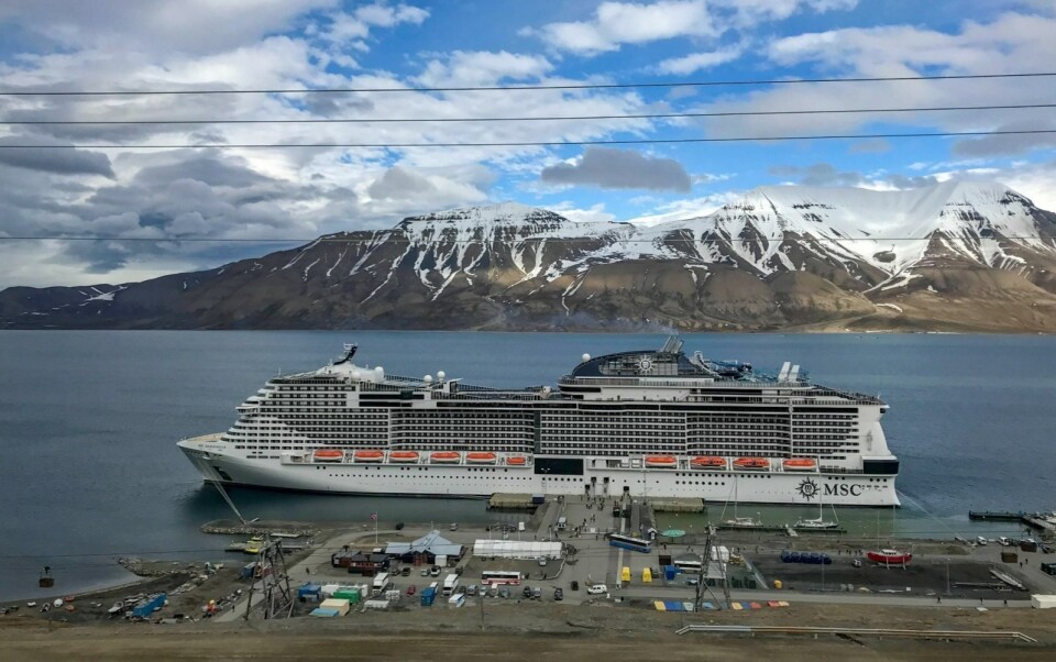 MSC Meraviglia i Longyearbyen havn. MSC Meraviglia i Longyearbyen havn.