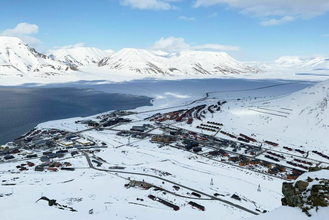 I svalbardbudsjettet for 2022 sto det at Justis- og beredskapsdepartementet hadde innledet dialog med Longyearbyen lokalstyre om statlig kjøp av deres boliger.