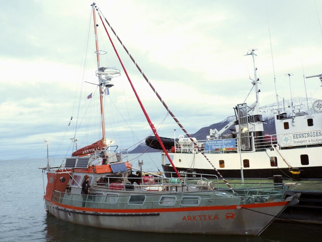 Kapteinen på seilbåten «Arktika» må møte i Nord-Troms tingrett etter å ha nektet å vedta et forelegg på 25.000 kroner. Kapteinen på seilbåten «Arktika» må møte i Nord-Troms tingrett etter å ha nektet å vedta et forelegg på 25.000 kroner.