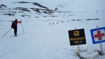 KJÆRKOMMENT: Når man har gått langt på ski, er det fint å se disse skiltene.