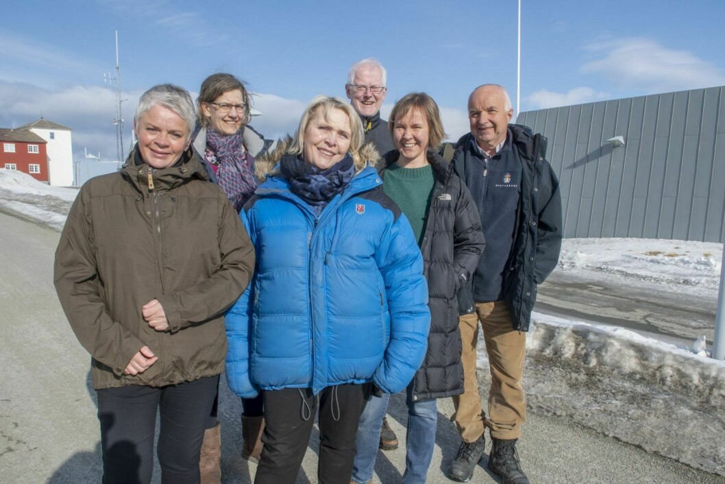 Styret i Svalbards miljøvernfond delte ut ni millioner kroner fredag. Fra venstre Heidi Eriksen (sekretær), Anne-Line Pedersen, Anna Lena Ekeblad,Morten Ruud, Siri Hoem og Rune Bergstrøm. Stefan Norris var ikke tilstede.