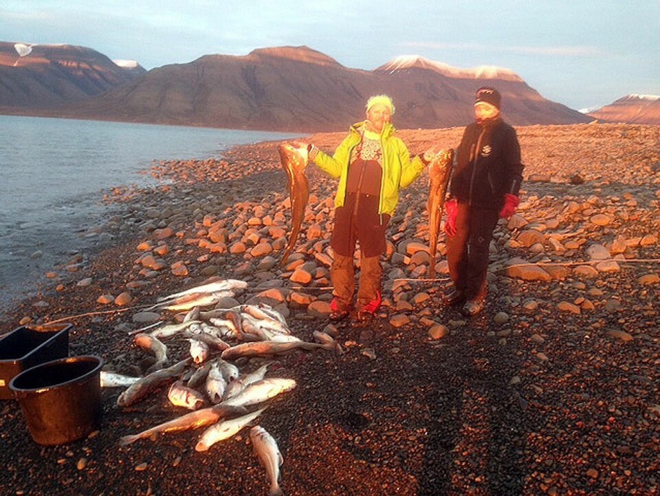 Fornøyde fiskere: Arne Gunhildberget og sønnen Sondre etter en rask tur på sjøen. Fornøyde fiskere: Arne Gunhildberget og sønnen Sondre etter en rask tur på sjøen.