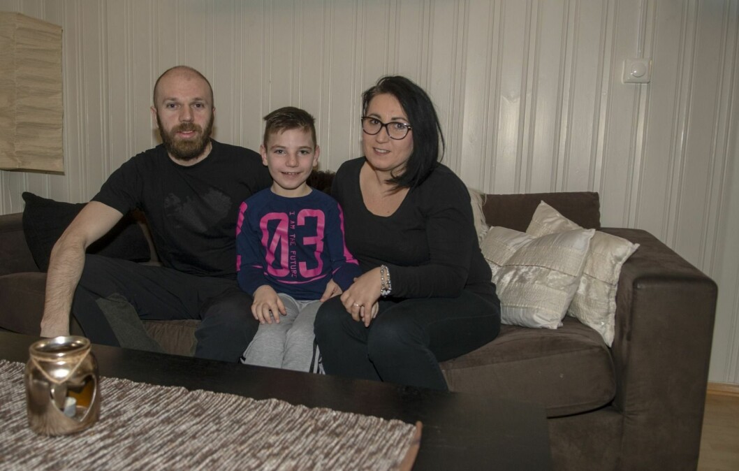 Representanter fra Fylkesmannens skoleavdeling kommer til Longyearbyen for å gjøre egne undersøkelser i saken som gjelder skoleplass til Ivano (9). De vil blant annet møte familien hans og ha en befaring på skolen. Representanter fra Fylkesmannens skoleavdeling kommer til Longyearbyen for å gjøre egne undersøkelser i saken som gjelder skoleplass til Ivano (9). De vil blant annet møte familien hans og ha en befaring på skolen.