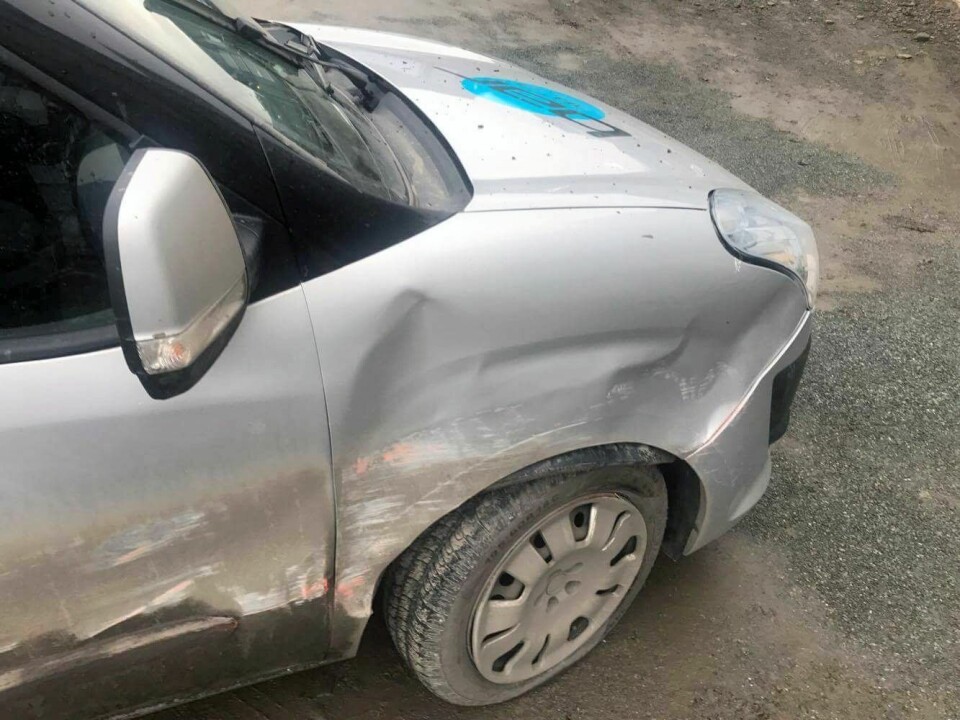Slik ser bilen til Svalbar ut etter at den ble tjuvlånt av uvedkommende i helga. Slik ser bilen til Svalbar ut etter at den ble tjuvlånt av uvedkommende i helga.