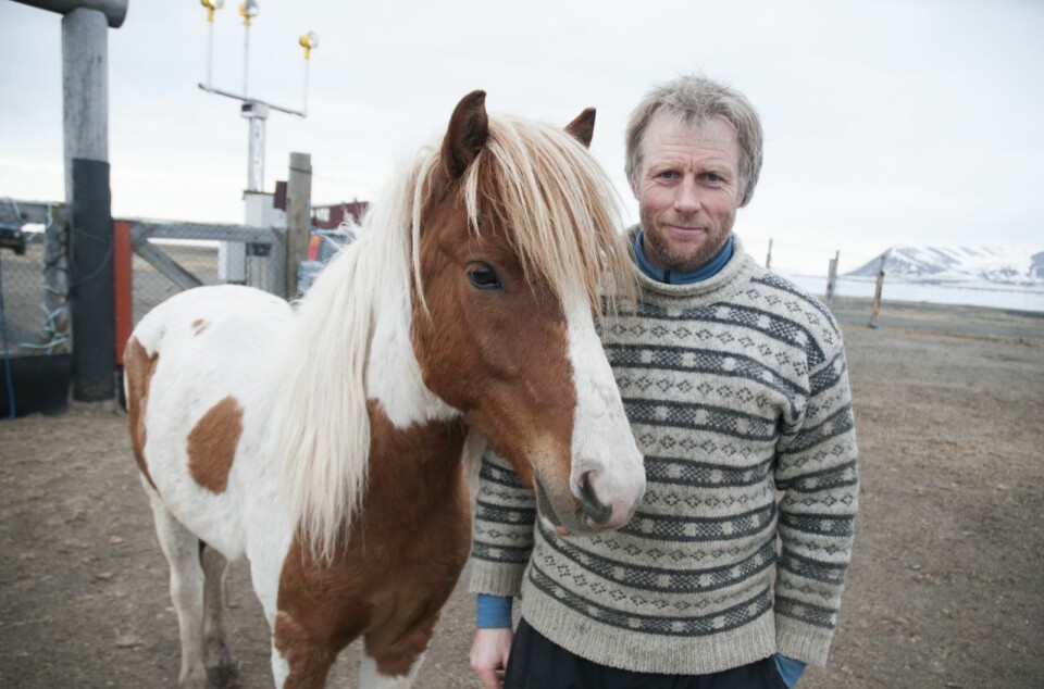 Jørn Dybdahl overtok hestesenteret i 1996. Hestene betydde alt for han. Jørn Dybdahl overtok hestesenteret i 1996. Hestene betydde alt for han.