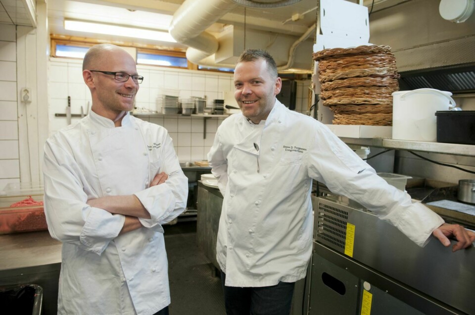 Jørn Hansen (t.v.) driver Kroa, og Steve Daldorff Torgersen har Svalbard Explorer. Begge er med i planene om å lage en kulinarisk merkevare for Svalbard.