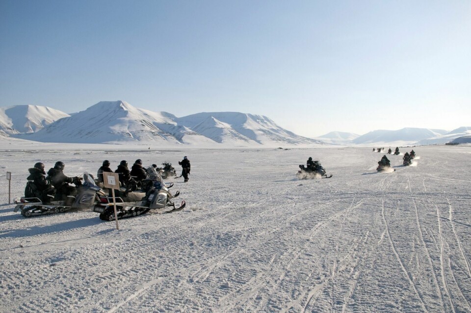 Ta hensyn: Gjestene gir omsetning og sikrer arbeidsplasser i Longyearbyen, skriver forfatteren av innlegget.