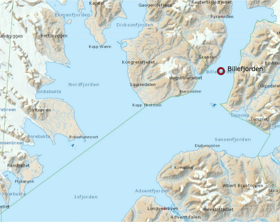 BILLEFJORDEN: Båten befinner seg i Billefjorden, i nærheten av Pyramiden. BILLEFJORDEN: Båten befinner seg i Billefjorden, i nærheten av Pyramiden.