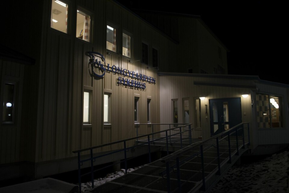 Sykehuset i Longyearbyen er satt i full beredskap etter helikopterstyrten. Sykehuset i Longyearbyen er satt i full beredskap etter helikopterstyrten.