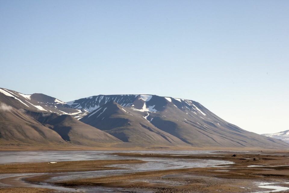 Mandag formiddag ser snøformasjonen i Operafjellet slik ut.