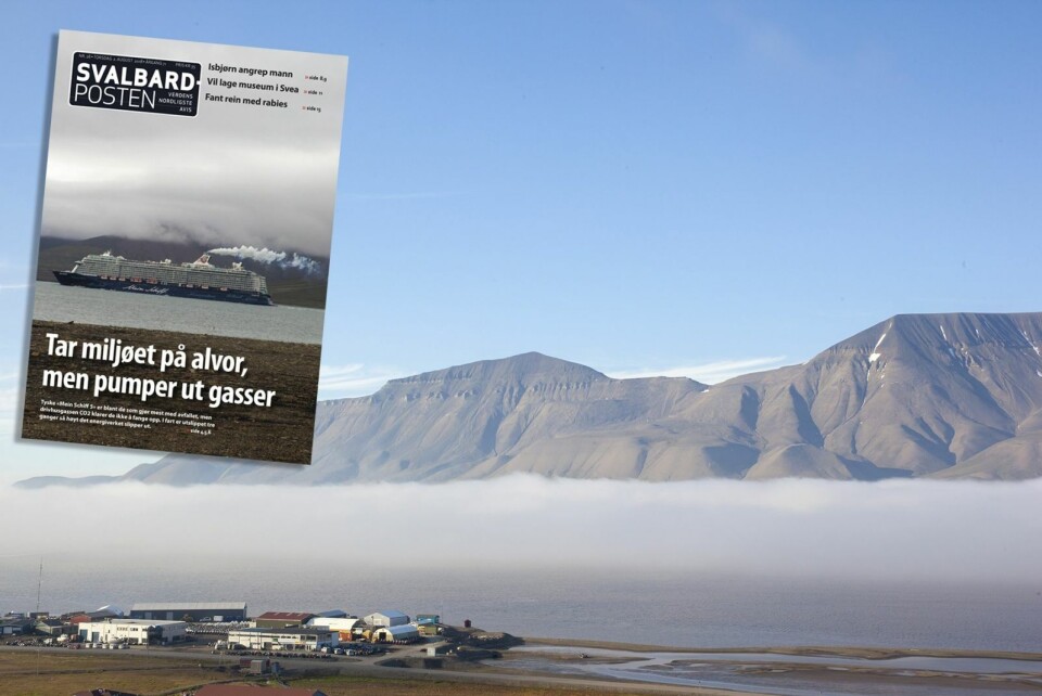 Mye tåke i Longyearbyen onsdag gjorde at flyet ikke fikk lande.