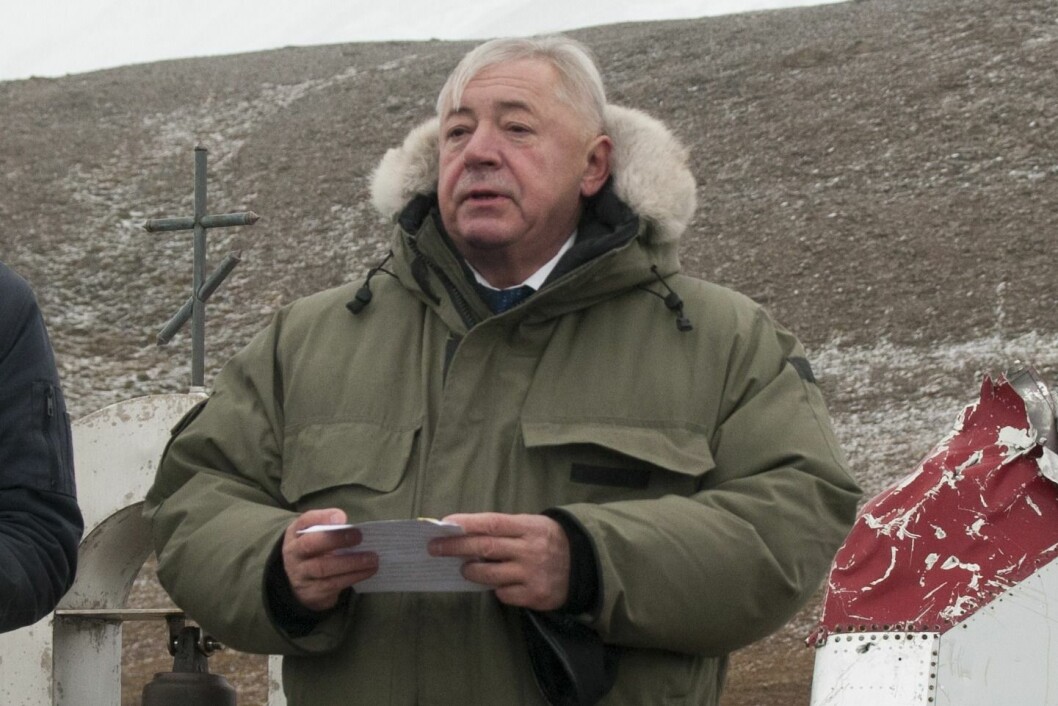 Russian Consulate General Vjatsjeslav Gennadievich Nikolajev attends last year's memorial ceremony at the monument on Operafjell where Norway's worst plane accident occurred. Russian Consulate General Vjatsjeslav Gennadievich Nikolajev attends last year's memorial ceremony at the monument on Operafjell where Norway's worst plane accident occurred.