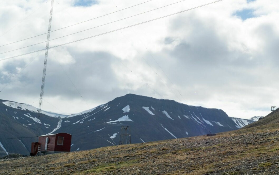 Modent for utskifting: Mellombølgeanlegget i Longyearbyen er over 40 år gammelt, og om noe skulle skje med det vil det være vanskelig å få tak i reservedeler.