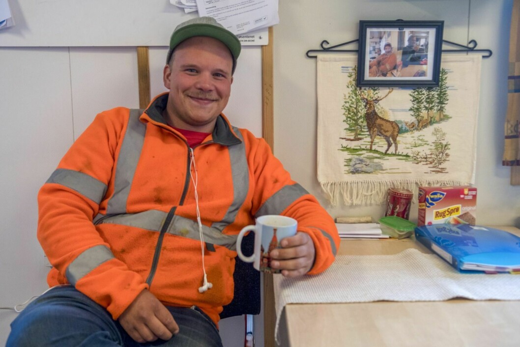 Fram til 3. september kan du stemme på denne trivelige karen som jobber hos LNS Spitsbergen. Er Andreas Grøtting Karlsen Norges hyggeligste håndverker?