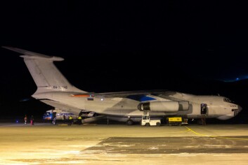Helikopteret ble transport med et Illusjin 76-fly. Det er samme flytype som fraktet de russiske letemannskapene til Longyearbyen da de bidro i søkeoperasjonen etter helikopterulykken. Helikopteret ble transport med et Illusjin 76-fly. Det er samme flytype som fraktet de russiske letemannskapene til Longyearbyen da de bidro i søkeoperasjonen etter helikopterulykken.