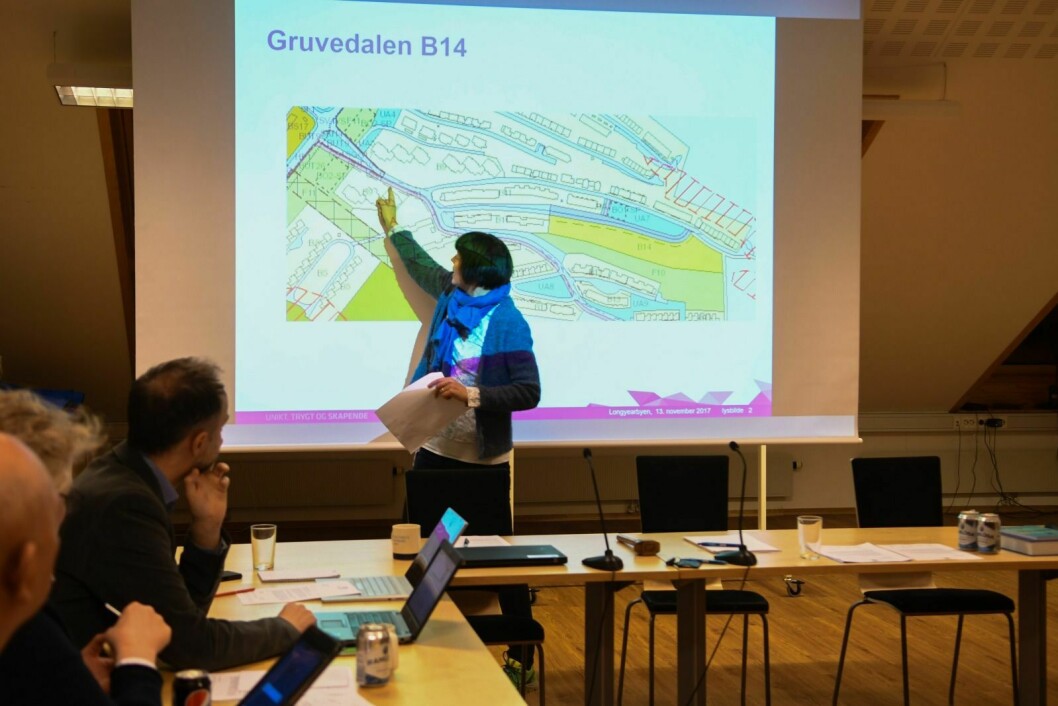 De nye boligene som skal bygges i Gruvedalen må sikres med vei fra to kanter. Forslaget om ny trasé for veien mellom 232.12 og 232.49 må endres.