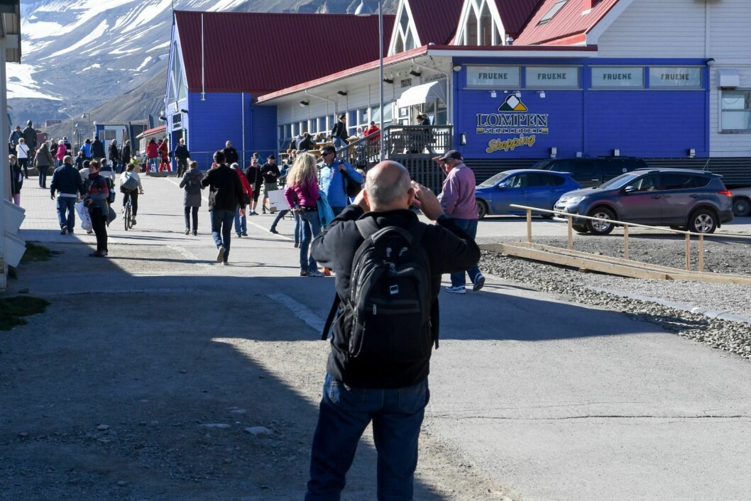 REiselivssjef Ronny Brunvoll og lokalstyreleder Arild Olsen mener turistskatten bør komme lokalsamfunnet til gode på en bedre måte. REiselivssjef Ronny Brunvoll og lokalstyreleder Arild Olsen mener turistskatten bør komme lokalsamfunnet til gode på en bedre måte.