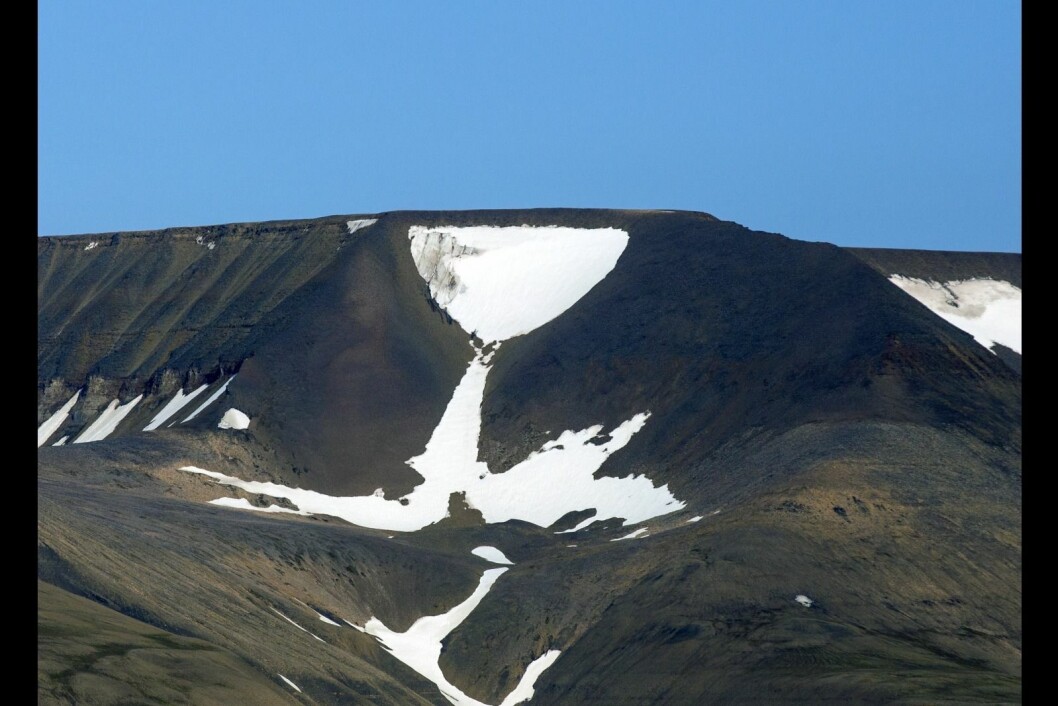 Champagneglasset i Operafjellet er ikke lenger intakt. Søndag gikk stetten. Champagneglasset i Operafjellet er ikke lenger intakt. Søndag gikk stetten.