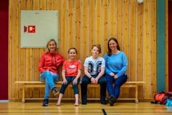 Madelin Stiberg (t.v. i midten) og Sander Higraff (t.h. i midten) vant begge kampen mot kreft. Her er de sammen med mødrene Merethe Stiberg (t.v.) og Kirstin Woxholth. Madelin Stiberg (t.v. i midten) og Sander Higraff (t.h. i midten) vant begge kampen mot kreft. Her er de sammen med mødrene Merethe Stiberg (t.v.) og Kirstin Woxholth.