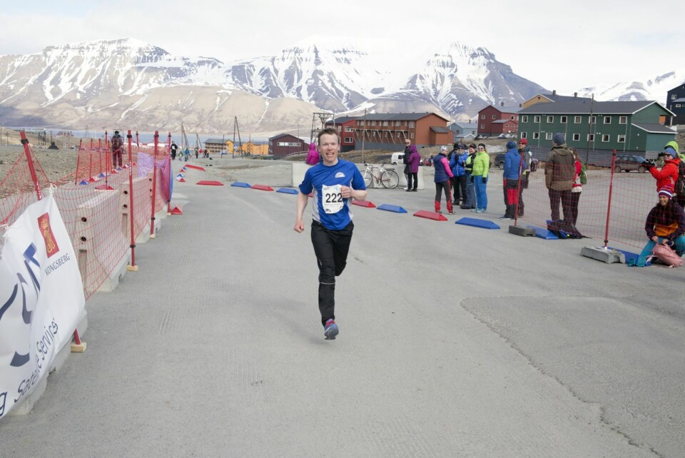 Paul Lutnæs, Svalbard Turn, i innspurten. Han fikk en finfin 5. plass i halvmaraton.