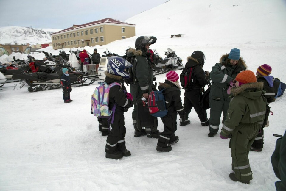 Barentsburg: Turister på tur i Barentsburg sist vinter.