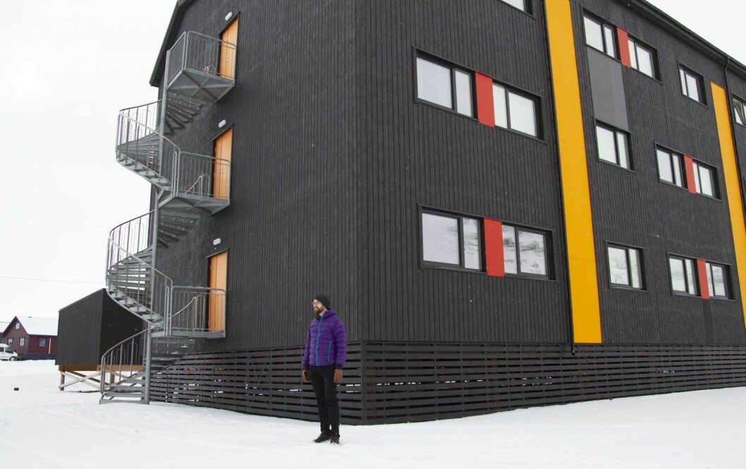 Daglig leder Espen Klungseth Rotevatn i Svalbard folkehøgskole AS er svært glad for at det blir folkehøgskole i Norges arktiske studentsamskipnads lokaler på Sjøskrenten. Daglig leder Espen Klungseth Rotevatn i Svalbard folkehøgskole AS er svært glad for at det blir folkehøgskole i Norges arktiske studentsamskipnads lokaler på Sjøskrenten.