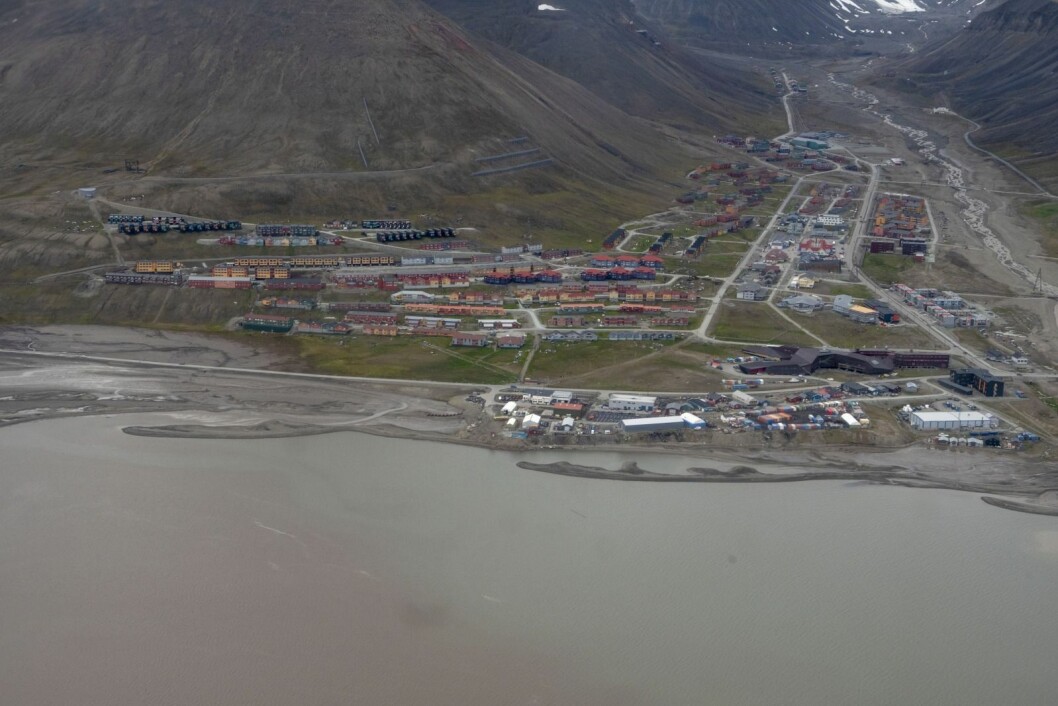 Høyre vil jobbe for at LL skal tilby norskopplæring til utenlandske borgere som bor i Longyearbyen. Høyre vil jobbe for at LL skal tilby norskopplæring til utenlandske borgere som bor i Longyearbyen.