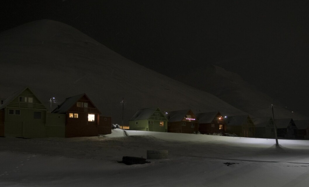 Det var stille i Hilmar Rekstens Vei onsdag morgen. Et fint snødekke har lagt seg på bakken i løpet av natta. Det var stille i Hilmar Rekstens Vei onsdag morgen. Et fint snødekke har lagt seg på bakken i løpet av natta.