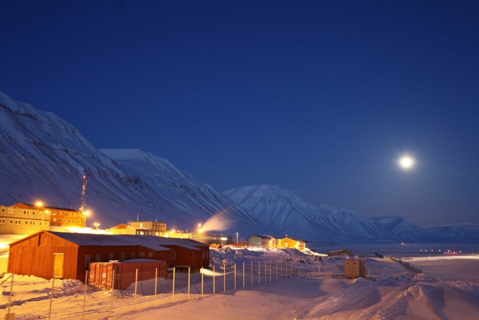 Bare noen få kalde bygg skal stå igjen, dersom regjeringens forslag om å legge ned driften i Svea og Lunckefjell blir endelig vedtatt av stortinget. Bare noen få kalde bygg skal stå igjen, dersom regjeringens forslag om å legge ned driften i Svea og Lunckefjell blir endelig vedtatt av stortinget.