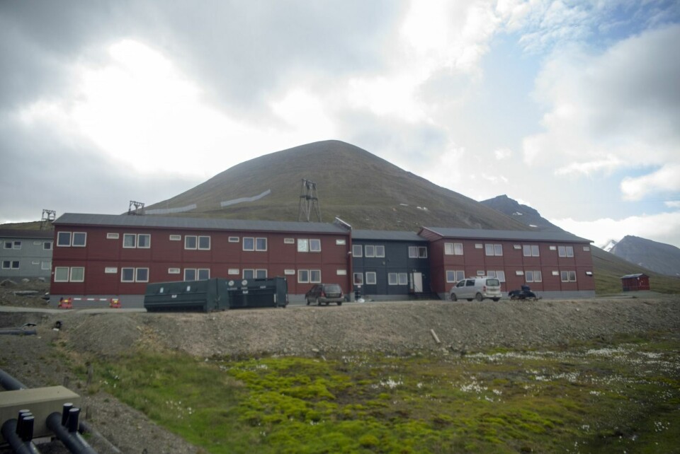 84 leiligheter er solgt til Sakon AS, deriblant Vei 232.10. Fem av leilighetene her har blitt leid ut fast på Airbnb. De nye eierne avslutter denne praksisen. 84 leiligheter er solgt til Sakon AS, deriblant Vei 232.10. Fem av leilighetene her har blitt leid ut fast på Airbnb. De nye eierne avslutter denne praksisen.