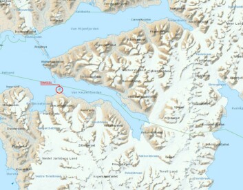 Bamsebu ligger i Van Keulenfjorden. Bamsebu ligger i Van Keulenfjorden.