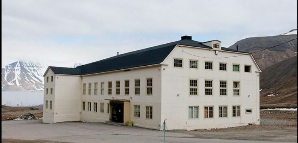 Kvinne tiltalt: – Kastet stein i ansiktet på nattklubbgjest