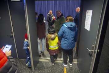 Søndag var det kø for å få stemme. Det er over 1.700 stemmeberettigede ved valget i 2019. Søndag var det kø for å få stemme. Det er over 1.700 stemmeberettigede ved valget i 2019.