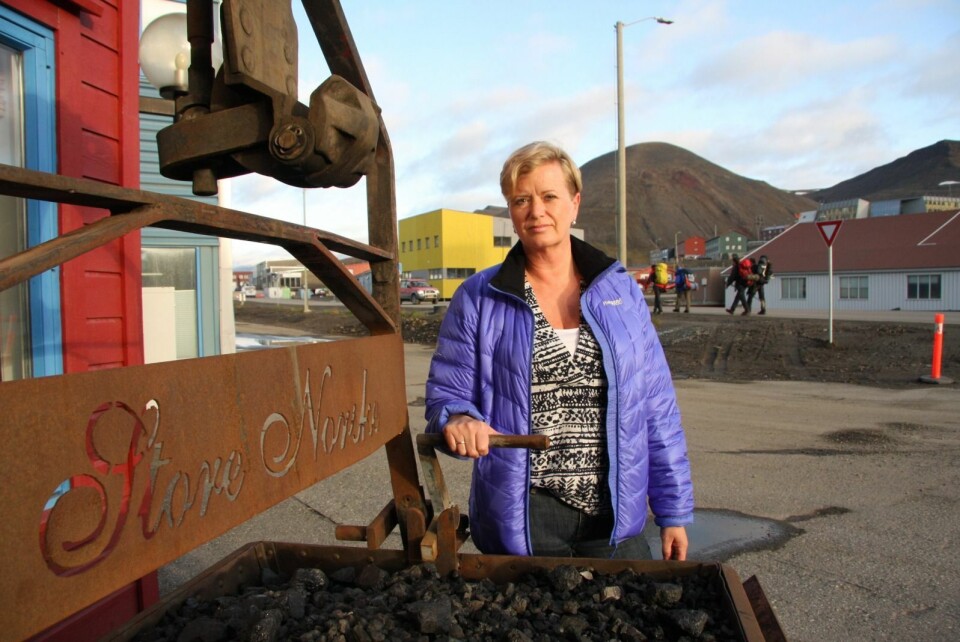Store Norske-direktør Wenche Ravlo forsikrer at selskapet er i stand til både å gjenåpne gruvedrift i Svea og drive eiendomsforvaltning.