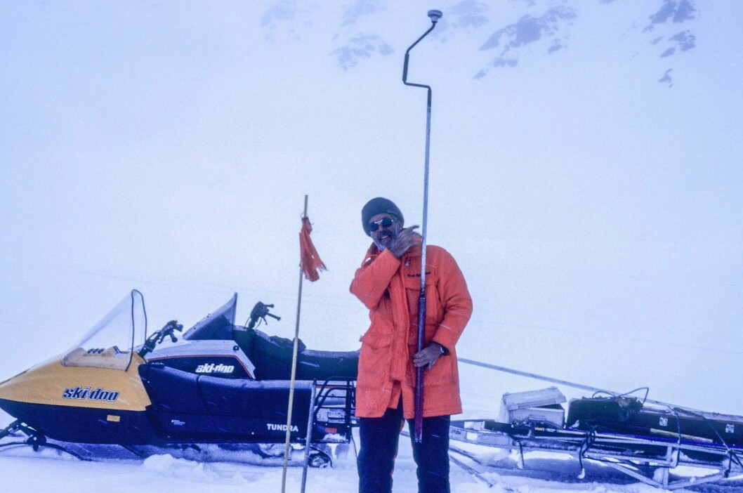Olav Liestøl på Austre Brøggerbreen tidlig på 1980-tallet. Olav Liestøl gjennomførte mer enn 30 feltsesonger på Svalbard. I 1960 fikk han en isbre oppkalt etter seg: Liestølbreen, mellom Wijkberget og Arrheniusfjellet, i Torell Land. Han gikk bort i 2002, 86 år gammel
