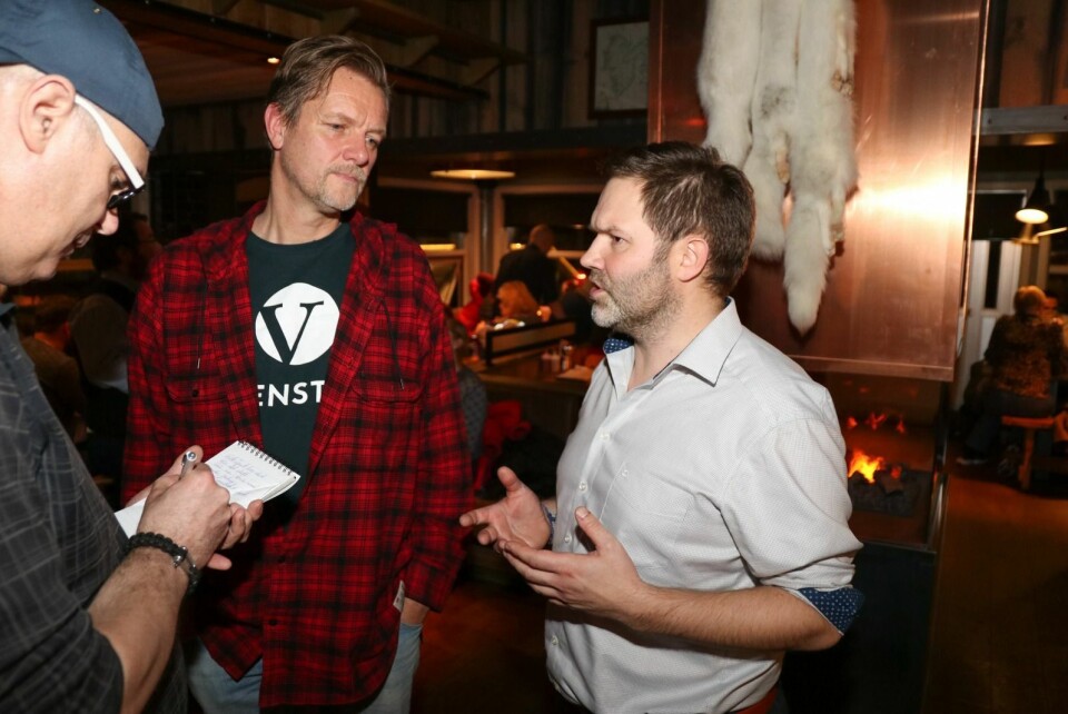 VINNERNE: Terje Aunevik (V) og Arild Olsen (Ap) er de to mest aktuelle lokalstyrelederkandidatene etter dagens valgresultat. De to partiene får til sammen ti av de 15 setene i lokalstyret de neste fire åra. Nå blir det spennende å se hva forhandlingene mellom partigruppene fører fram til de neste dagene. Her intervjues de to av Svalbardpostens journalist Christopher Engås. VINNERNE: Terje Aunevik (V) og Arild Olsen (Ap) er de to mest aktuelle lokalstyrelederkandidatene etter dagens valgresultat. De to partiene får til sammen ti av de 15 setene i lokalstyret de neste fire åra. Nå blir det spennende å se hva forhandlingene mellom partigruppene fører fram til de neste dagene. Her intervjues de to av Svalbardpostens journalist Christopher Engås.