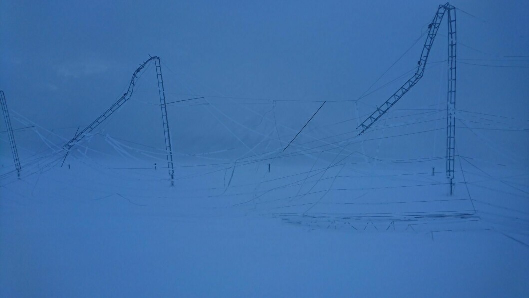 Antennene på Breinosa har kollapset etter ising og kraftig vind.