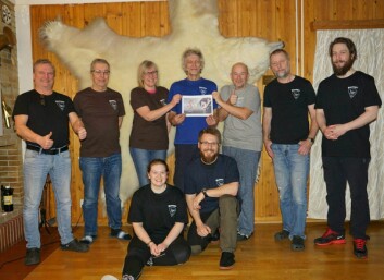 Besetningen på Bjørnøya fikk «gå på kino» i fellestua. Bak fra venstre: Morten Hagfors, Erik Sommerseth, Nina Skogheim, Ted Riise, Bjørn Ove Finseth, Mats Kågstrøm og Haakon Fløysvik Nordrum. Foran: Susanne Foldvik og André Røsberg. Besetningen på Bjørnøya fikk «gå på kino» i fellestua. Bak fra venstre: Morten Hagfors, Erik Sommerseth, Nina Skogheim, Ted Riise, Bjørn Ove Finseth, Mats Kågstrøm og Haakon Fløysvik Nordrum. Foran: Susanne Foldvik og André Røsberg.