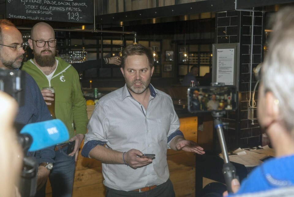 Slik ser den nye lokalstyrelderen ut. Her er Arild Olsen (Ap) under valgvaken sist mandag. Slik ser den nye lokalstyrelderen ut. Her er Arild Olsen (Ap) under valgvaken sist mandag.