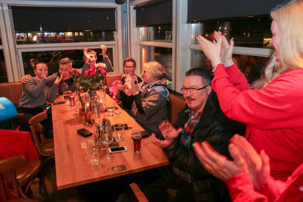 Gleden var stor i Arbeiderpartiets leir under valgvaken da resultatet var klart. Gleden var stor i Arbeiderpartiets leir under valgvaken da resultatet var klart.