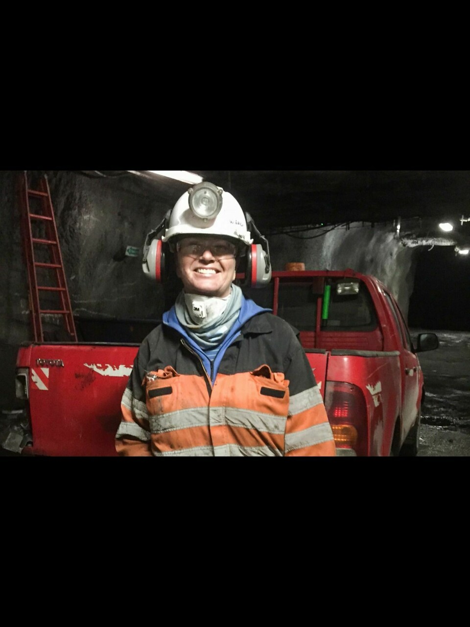 Ravlo på besøk i Svea-gruva, ikke så lenge etter hun flyttet til Longyearbyen.
