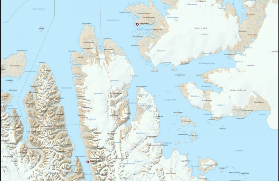 Isbjørnen ble bedøvet og flydd fra Austfjordnes til Kinnvika.