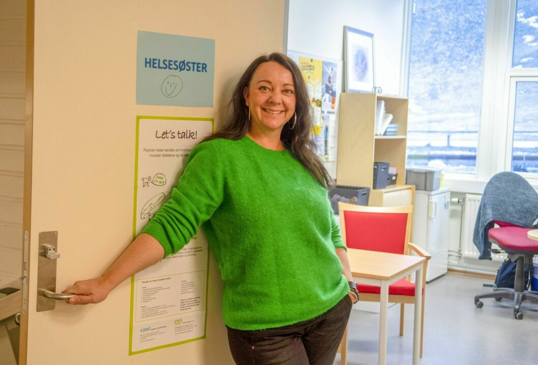Helsesøster Marianne Westby Thorstad har allerede hatt mange elever innom kontoret på skolen der hun er tre dager i uken.