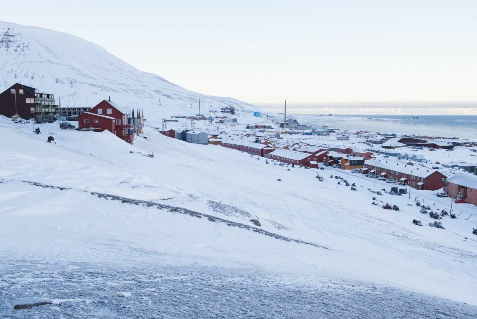 NATOs parlamentarikerforsamling skal møtes i Longyearbyen i neste måned. Det liker ikke Russland.