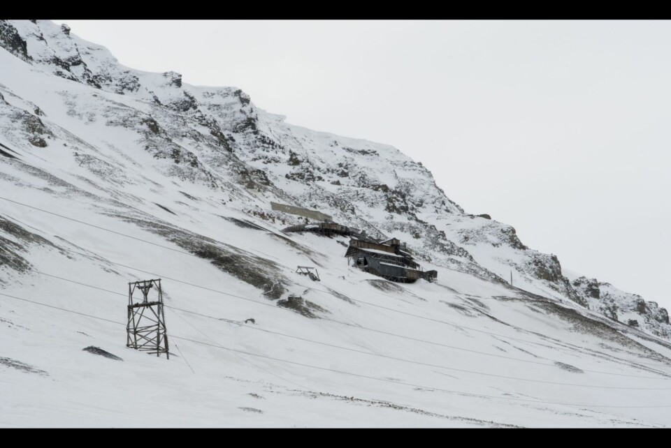 Det er tett mellom skavlene ved toppen av Gruvefjellet, som her over Gruve 2b.