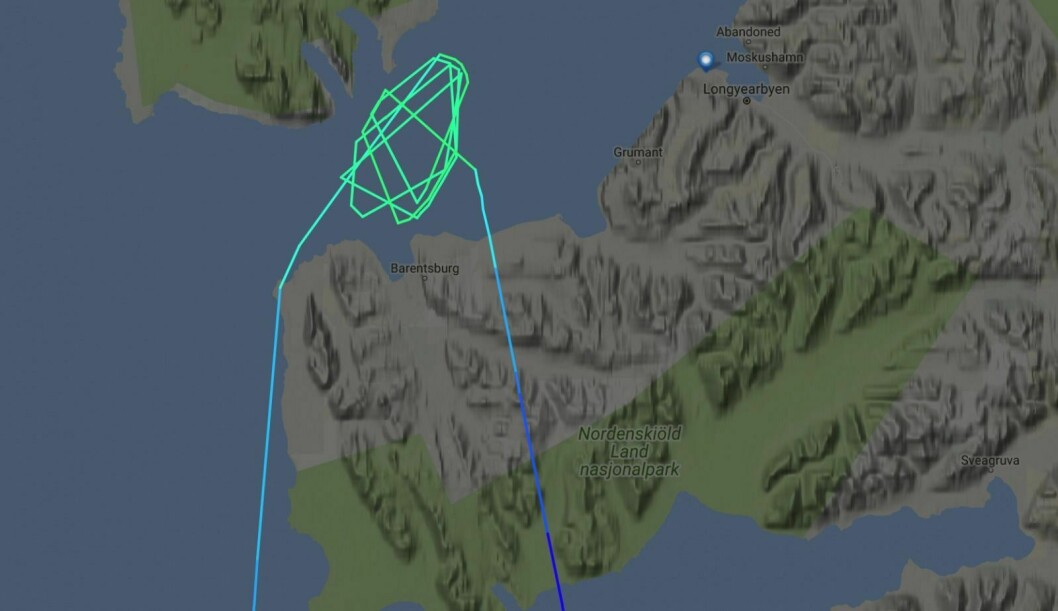 SAS-flyet fra Oslo sirklet fire runder over Svalbard før det satte ferden mot Tromsø.