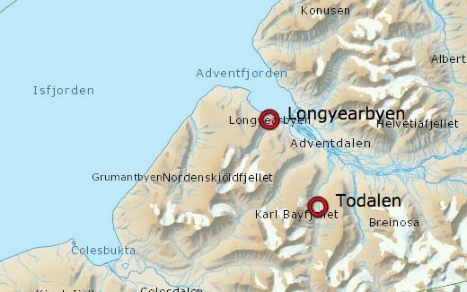 Skredøvelsen foregår i Todalen, noen kilometer sørøst for Longyearbyen.