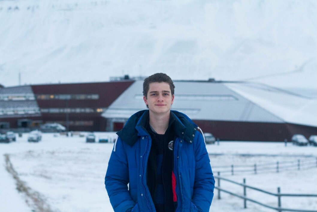 BEDRE HER: Sidney Bickerton (20) synes Longyearbyen er en bedre studentby enn Amsterdam.