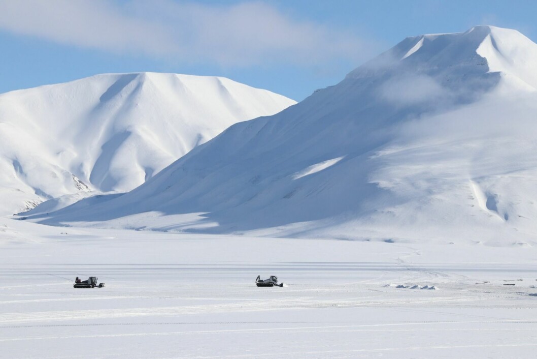 Flere reiselivsbedrifter frykter at et mulig vern av Adventdalen kan begrense aktiviteter og ferdsel i fremtiden. Flere reiselivsbedrifter frykter at et mulig vern av Adventdalen kan begrense aktiviteter og ferdsel i fremtiden.